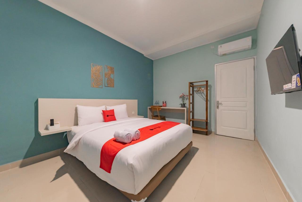 Reddoorz Plus Near Surapati Core Bandung Exterior foto