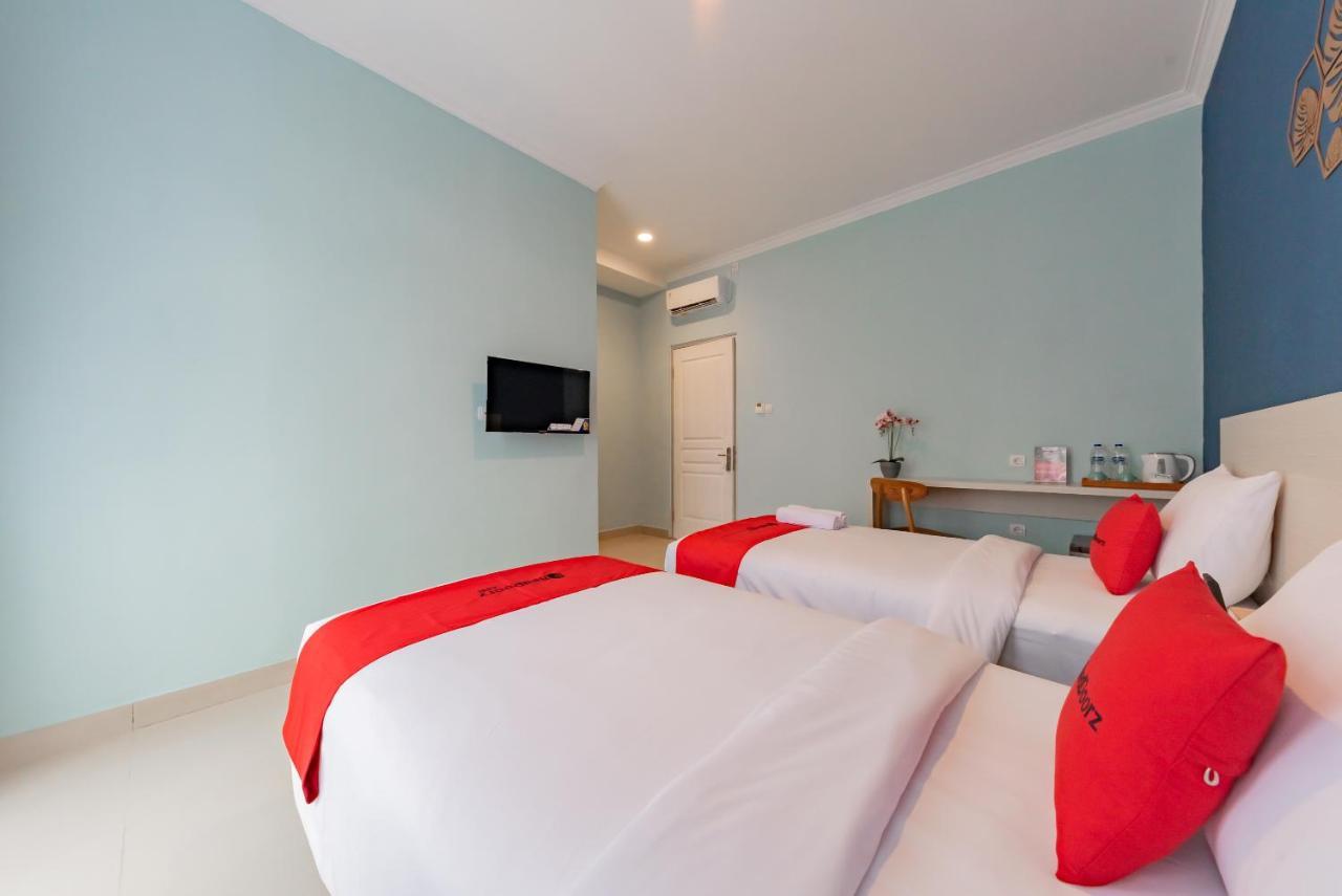 Reddoorz Plus Near Surapati Core Bandung Exterior foto